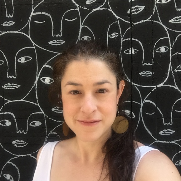 Meet your Posher, Yona - Picture 1 of 1